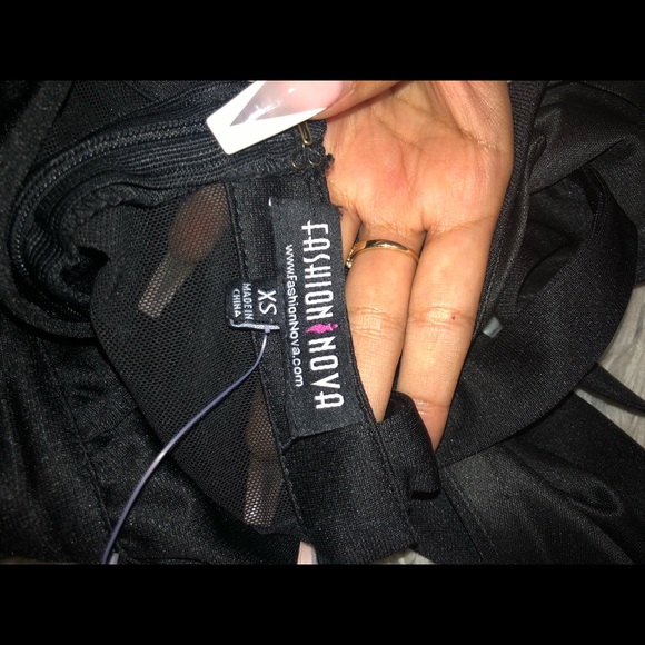 FASHION NOVA 🖤 black body suit - Picture 4 of 4